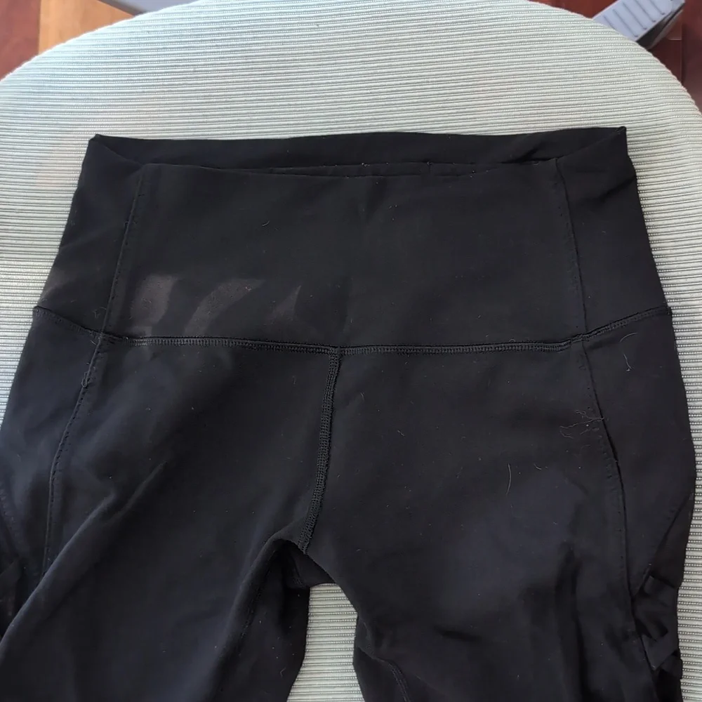 lululemon like new - All The Right Places High-Rise Crop Mesh Lattice - 8 - Picture 3 of 6